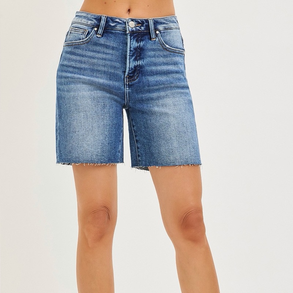 ❤️Hello Gorgeous! RISEN Tummy Control High Rise Raw Cut Hem Jhorts- Medium Wash